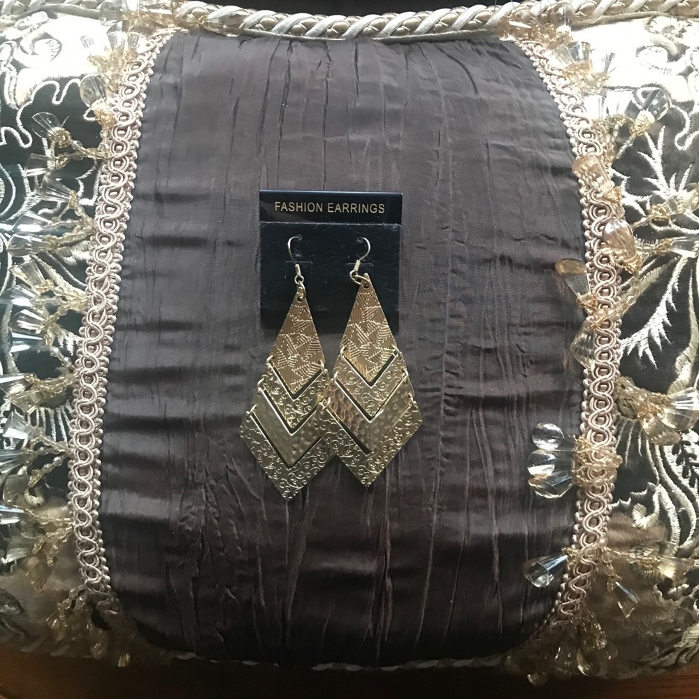 NEW: Earrings Gold Tone 4” Bright & Shiny - Picture 3 of 6